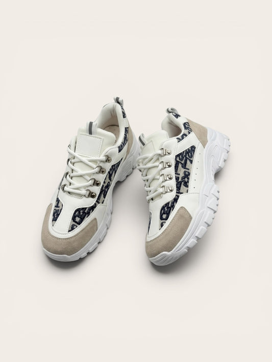 Chunky Monogram Sneakers – Vit